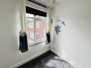 Bedroom- click for photo gallery